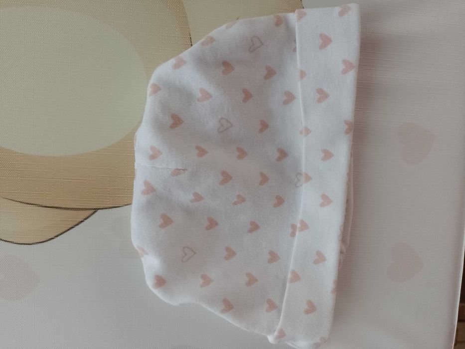 Czapeczka dla noworodka