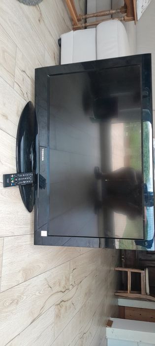 Telewizor Toshiba 32"z oryginalnym pilotem