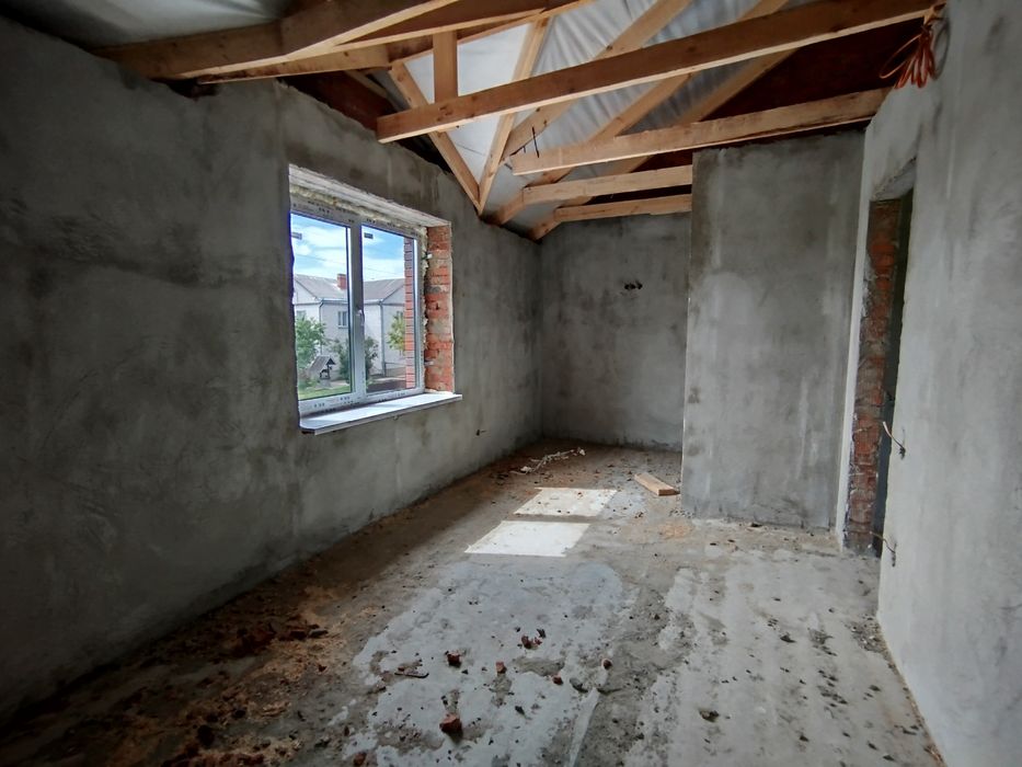 Продаж 2 поверхового дуплекса