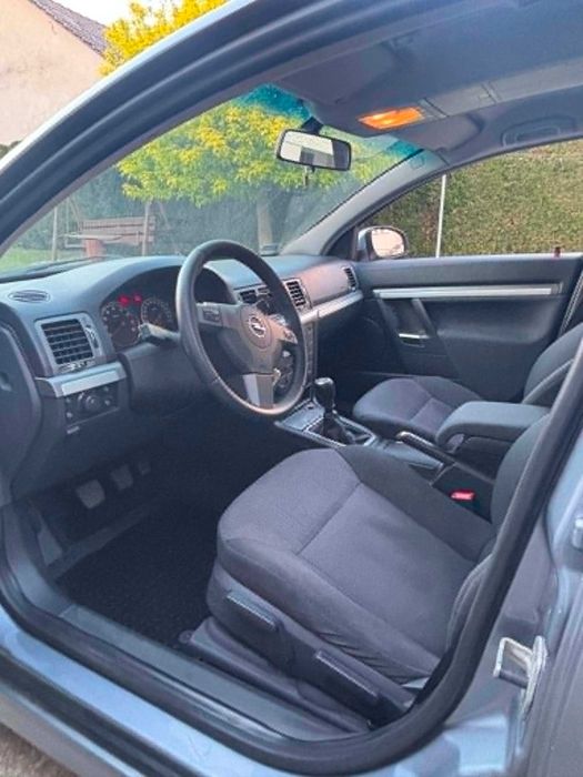 auto Opel signum