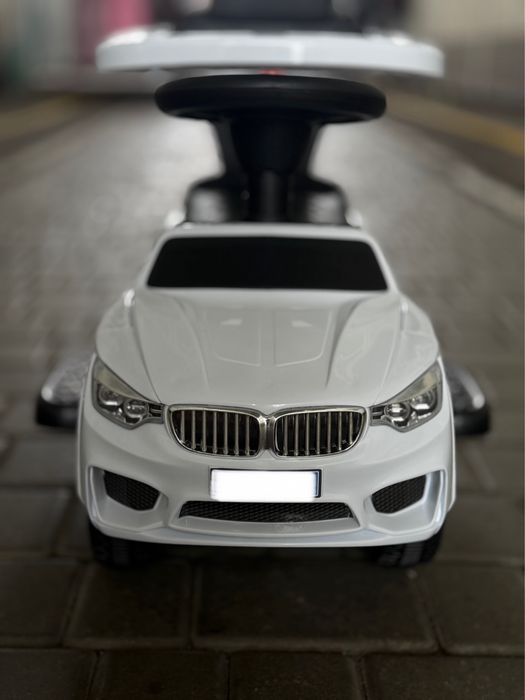 Толокар машинка с родительской ручкой белый ,розовый,красный