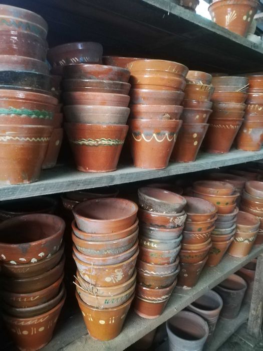 WYPRZEDAŻ doniczki gliniane beczki kołowrotki krzesła stoły i inne