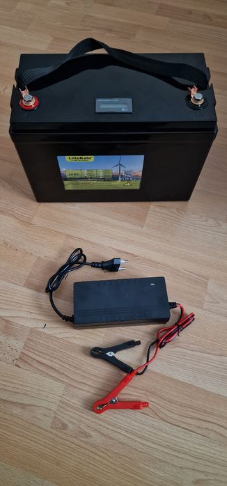 NOWY Akumulator litowy 12V 120 aha +ładowarka 10a