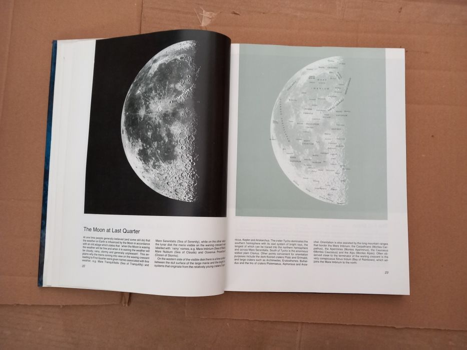 Livro  "Atlas of the Moon"