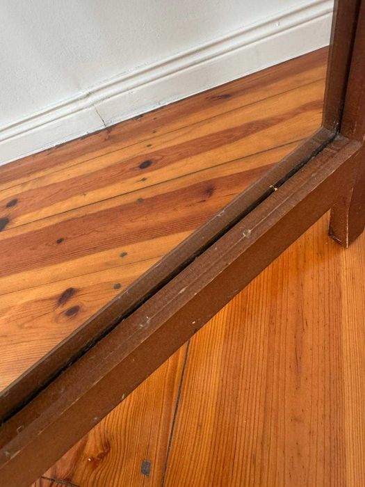 Espelho de chão com suporte