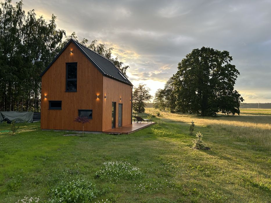 Oak House. Domek z balią w Serskim Lesie