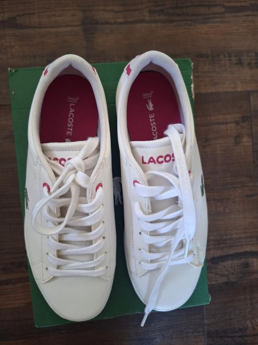 Buty białe Lacoste