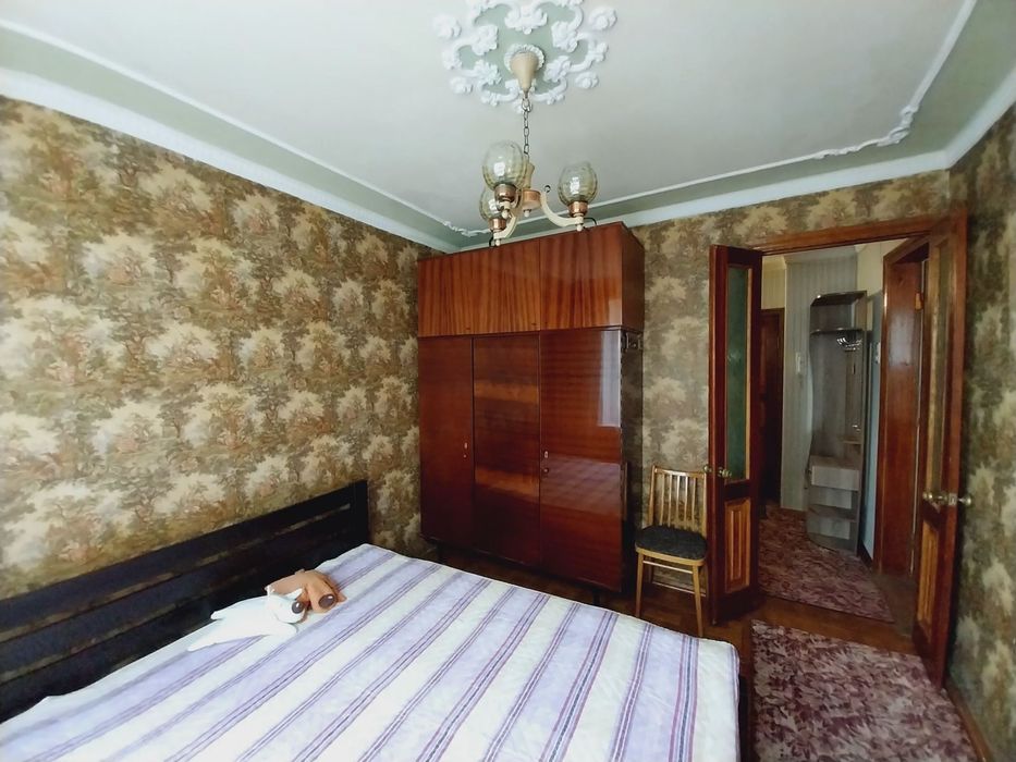 Сдам хорошую 2 комнатную квартиру! Метро!