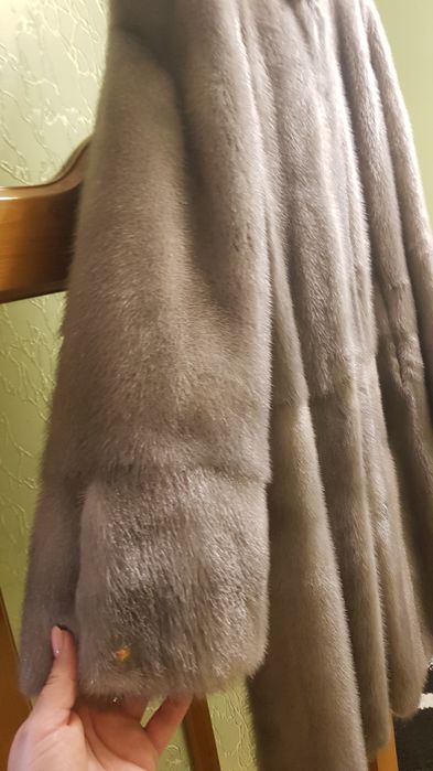 Норкова шуба сірого коліру