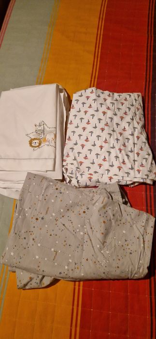 Berço + colchão + roupa + acessórios
