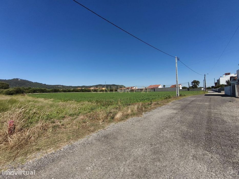 Terreno com 423m2 nas Marinhas com Excelente Localização