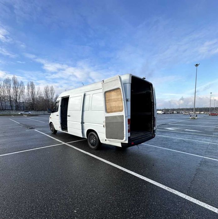 Вантажні перевезення з вантажниками, вантажне таксі київ, мікроавтобус