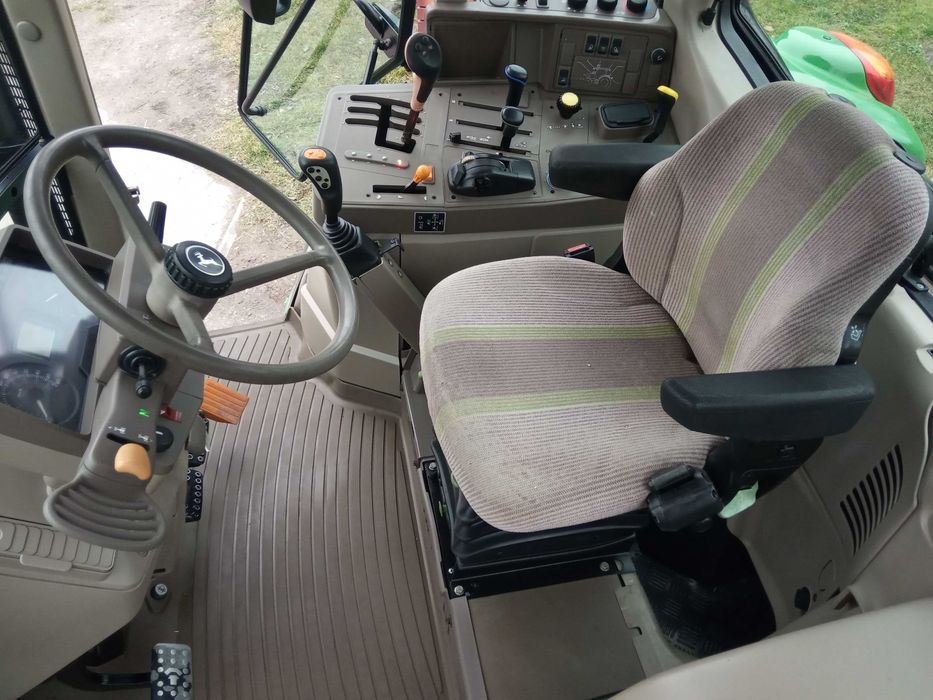 John Deere 6330 z ładowaczem