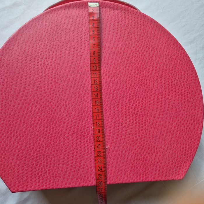 Stylowy kuferek na kosmetyki i pędzle