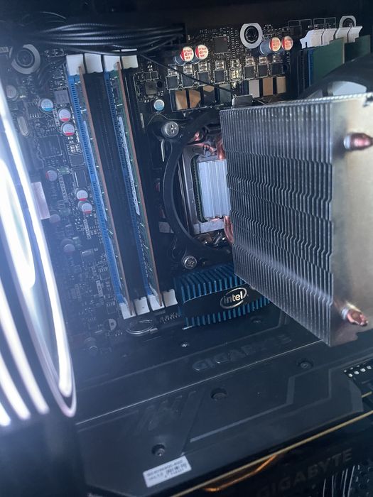 Материнська плата в комплекті