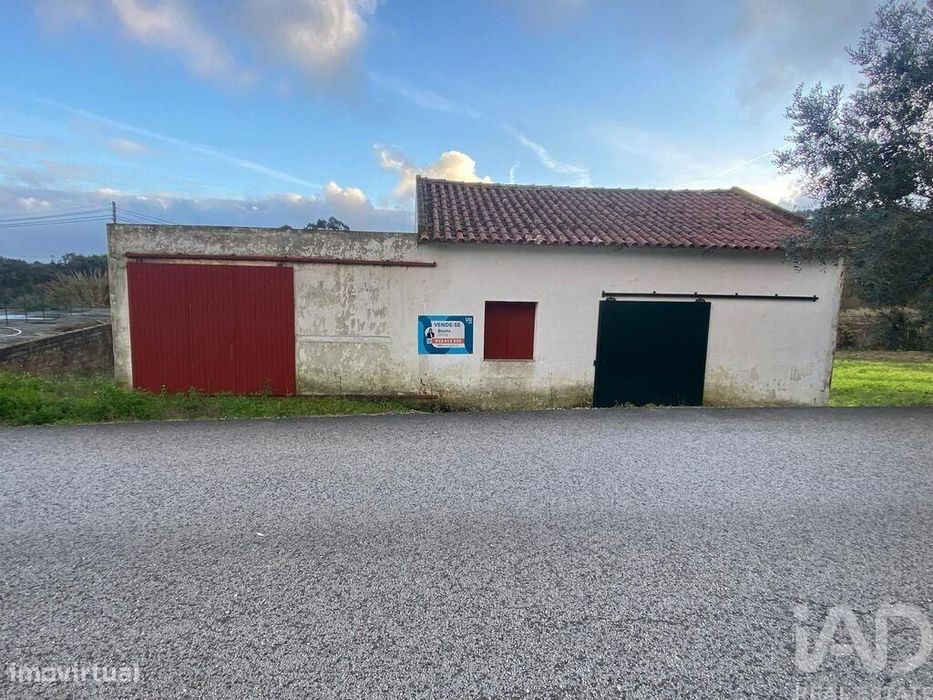 Hangar em Ventosa de 86,00 m2