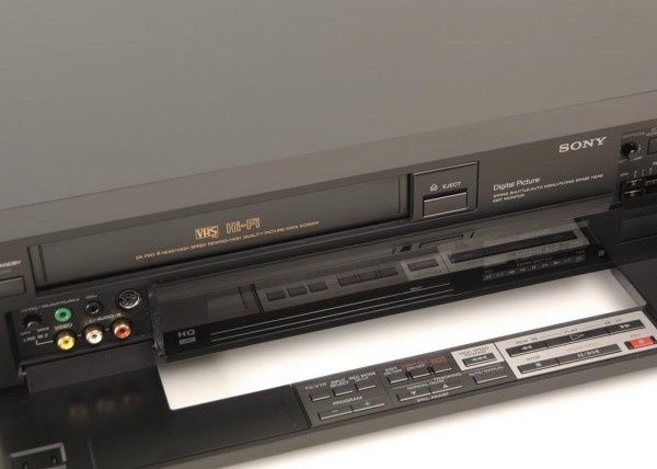 Leitor e gravador de vídeo VHS, Sony SLV-757, de 1989, com avaria