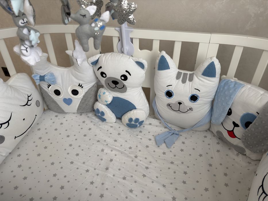 Ліжечко овальне/кругле з двома матрациками