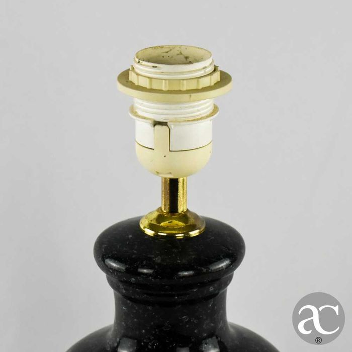 Candeeiro em porcelana estilo mármore negro
