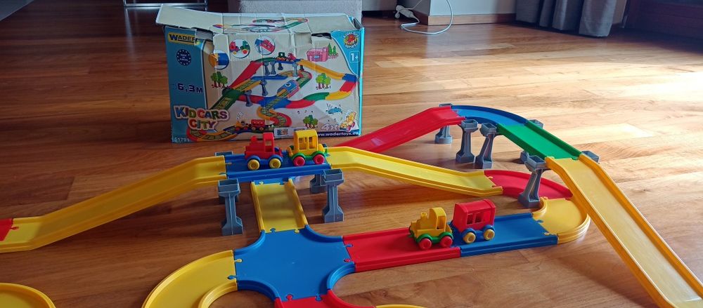 Wader Kid Cars 6,3 m tor kolejowy samochodowy 10  pojazdów