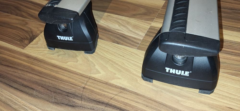 Bagaznik dachowy Thule komplet (Astra J kombi - relingi zintegrowane)