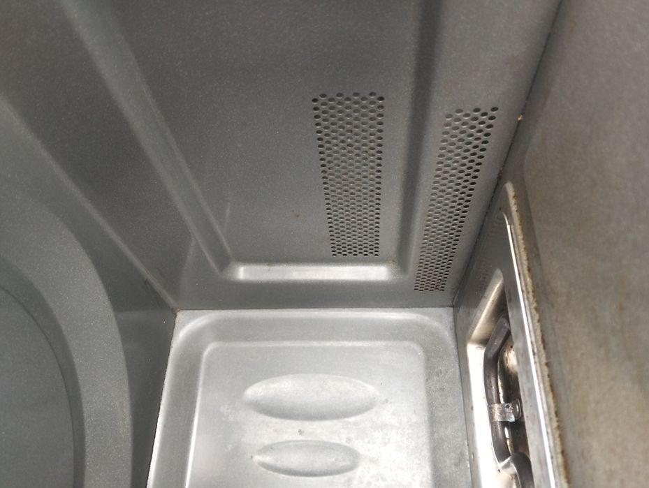 LG  Корея. мікрохвильова піч з тостером , грилем і електронним таймеро