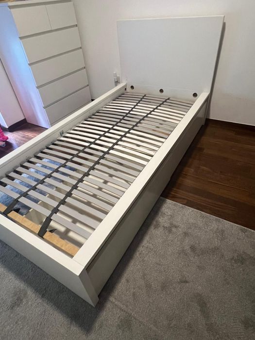 Cama solteiro lacada