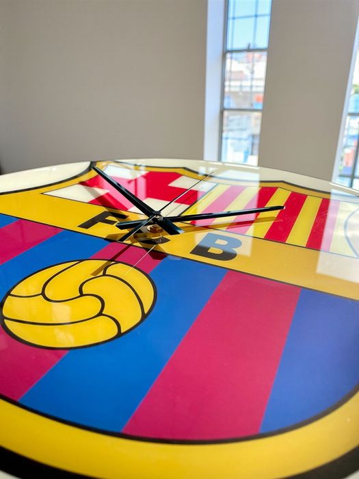 Zegar ścienny z logo FC Barcelona z żywicy epoksydowej–45 cm | Premium