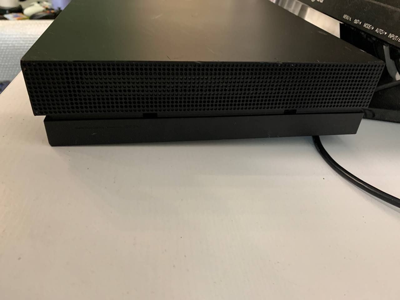 Xbox one x працюючий ікс бокс Ван ікс приставка консоль икс 1 терабайт ...