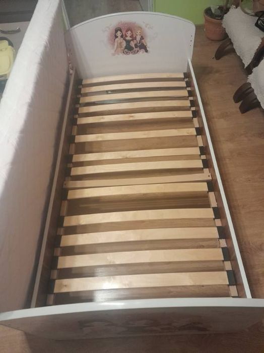 Łóżko dziecięce dla dziewczynki