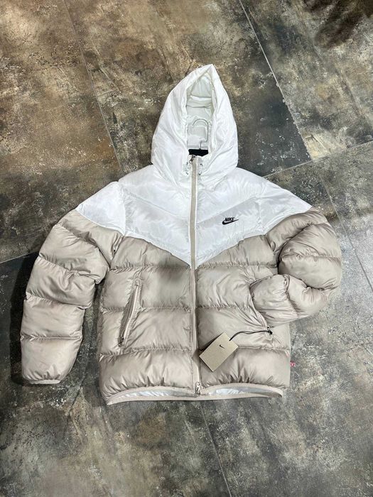 Пуховик Nike Storm-Fit бежевий білий Курточка мужская зимняя до -25