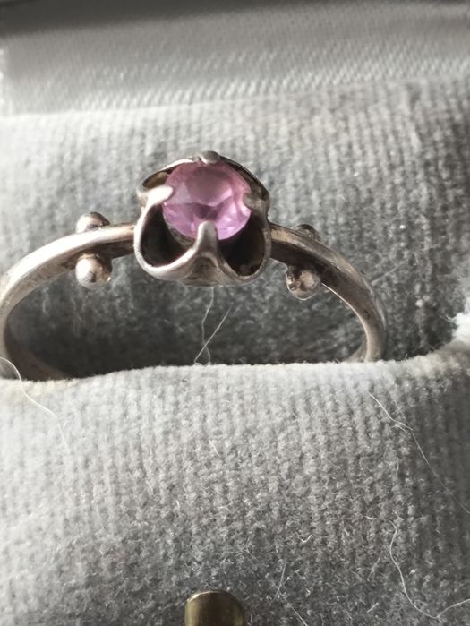 Stary srebrny pierścionek z liliowym oczkiem. Rusek . Vintage