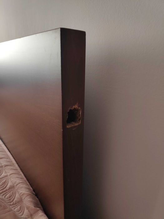 Cama IKEA com estrado de ripas já desmontado