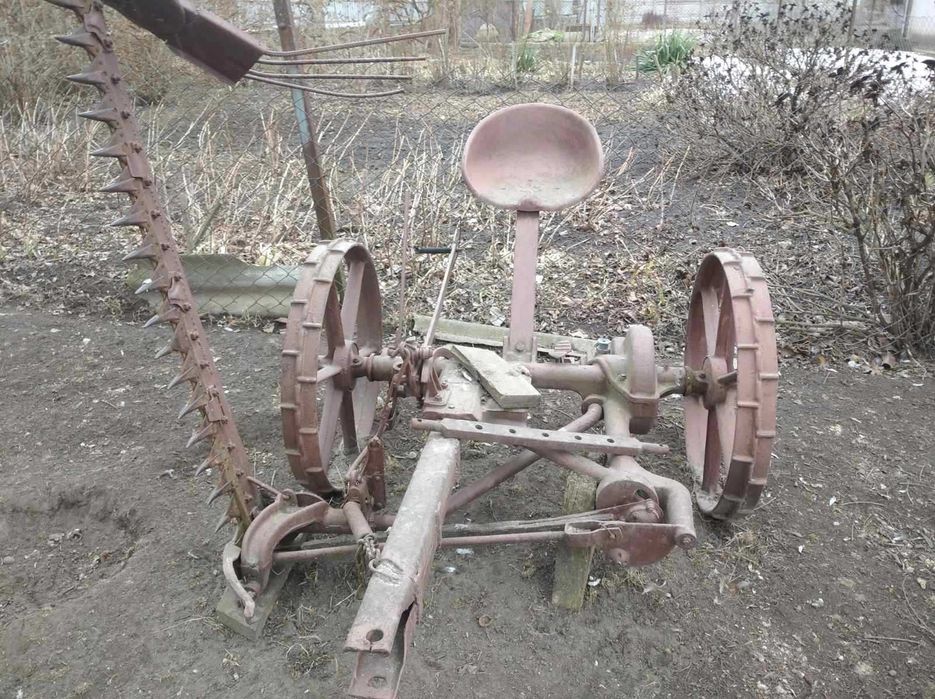 Продається трактор в комплекті