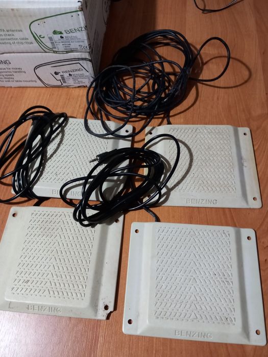 Zegar Benzing G2 z antenami