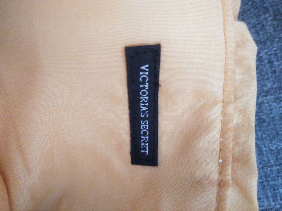 Słomiana torebka Victoria's Secret