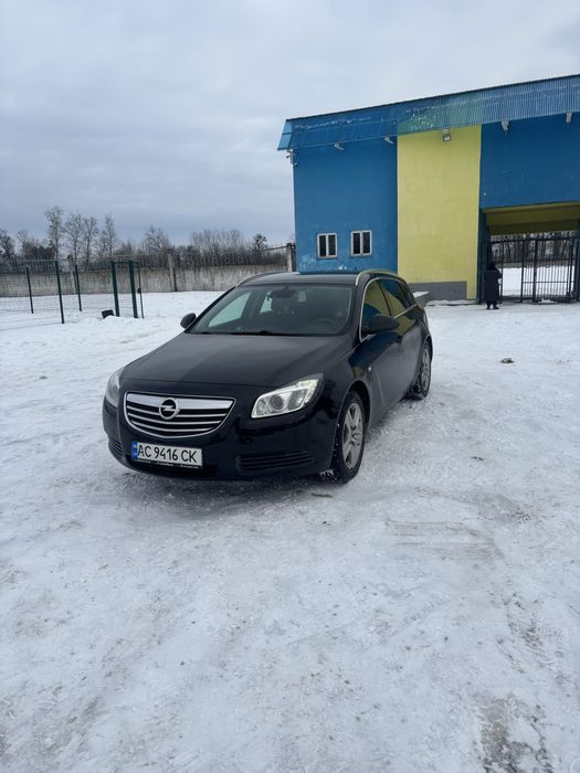Продам овто опель інсігнія 2011 рік