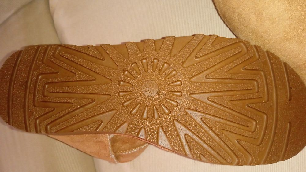 Продається зимові угги