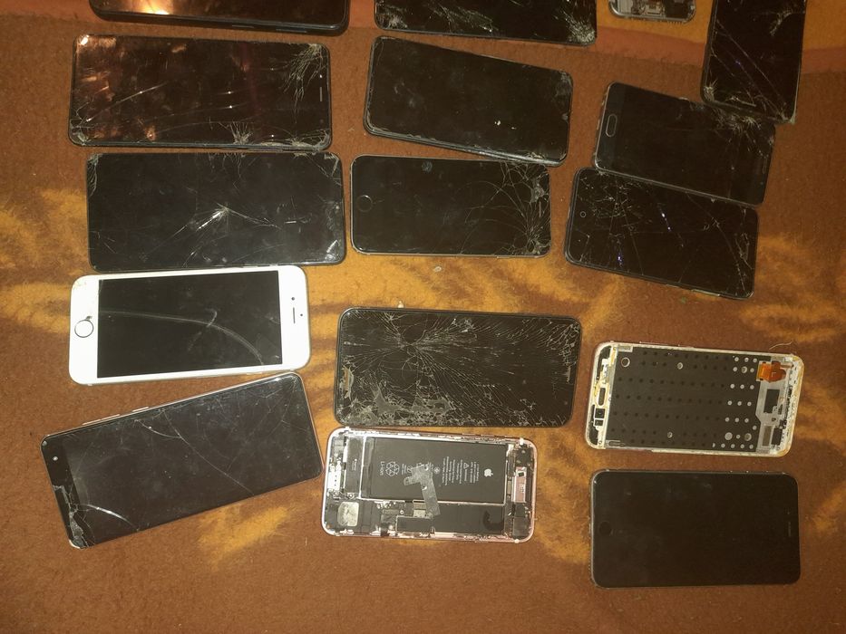 Telemóveis e um Tablet ler descrição 70€ por tudos