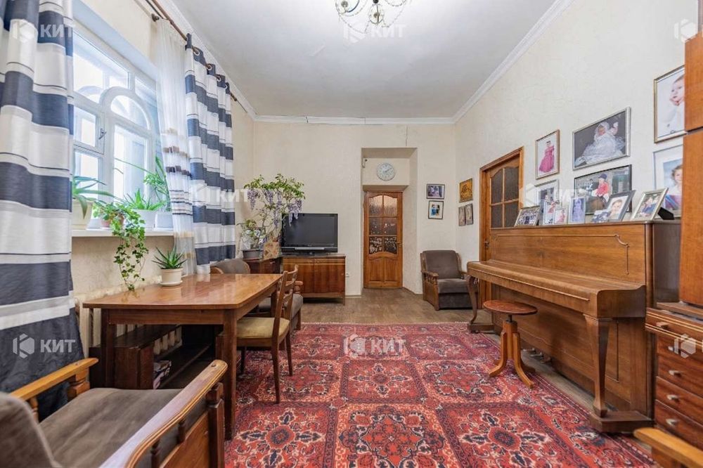 Половина будинку, 55м2, 5соток Центр (м. Защитников Украины, ул. Франковская 8)132309