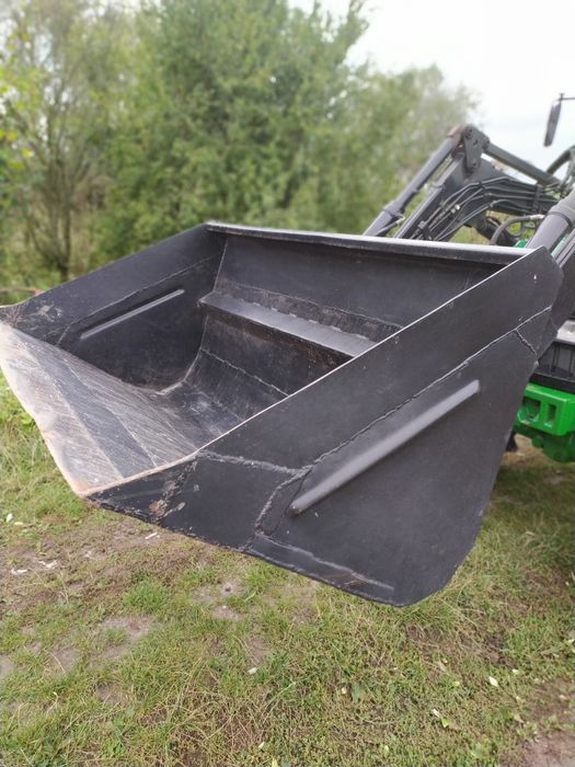 Трактор John Deere 6200