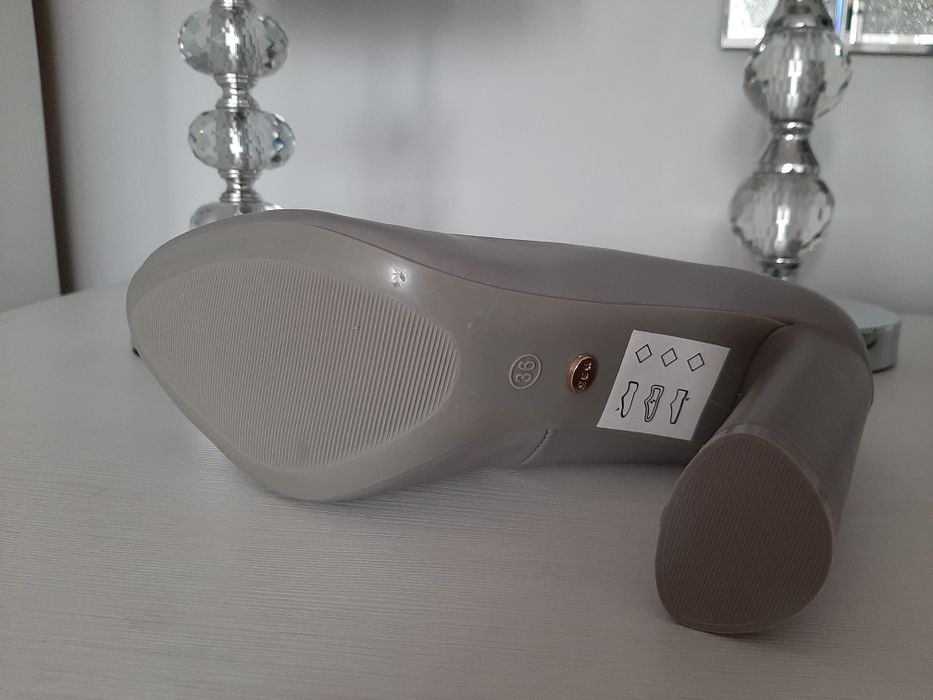 Nowe czółenka na słupku