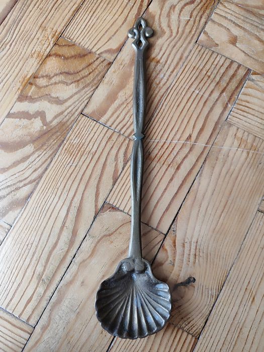 Colher grande antiga para braseiras