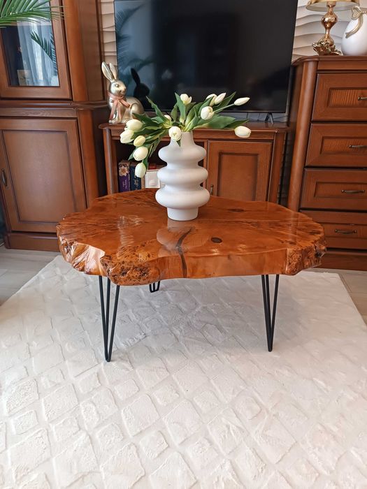 Stolik kawowy z plastra topoli