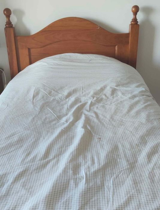 Quarto completo em pinho (cama solteiro) ler descrição