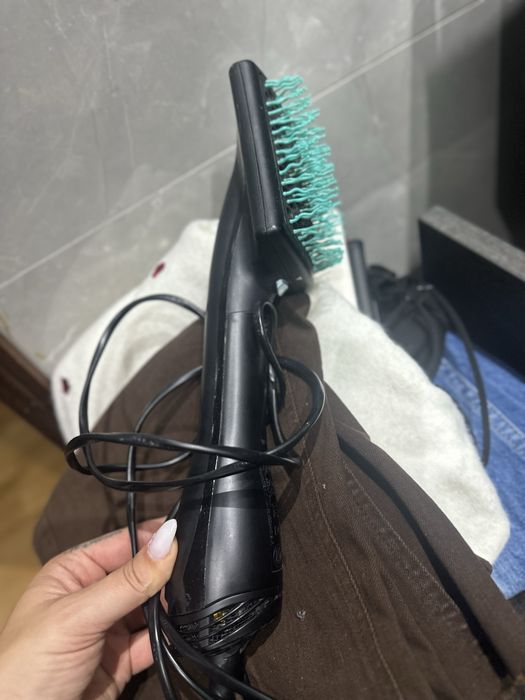 Escova secadora e prancha cabelo