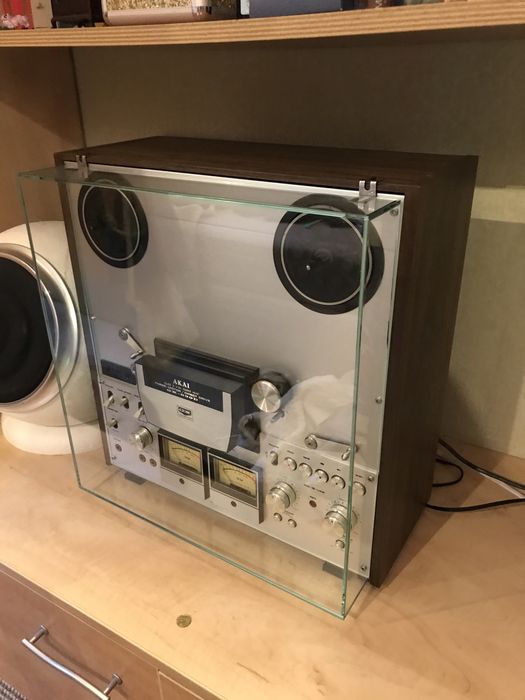 Крышка на магнитофон