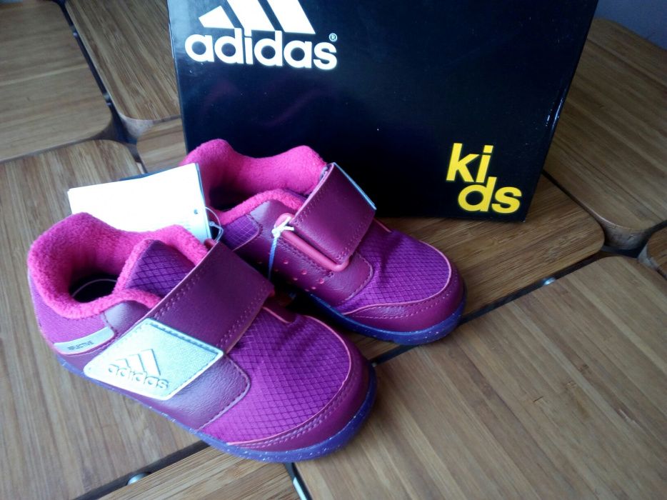 Ténis ADIDAS * Menina * Artigo Novo