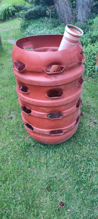 Beczka do uprawy truskawek