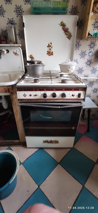 Продам газову плиту